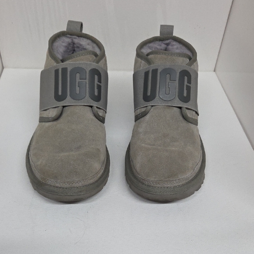 Ugg WOMEN NEUMEL II SIZE 7